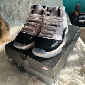 Air Jordan 11- Concord